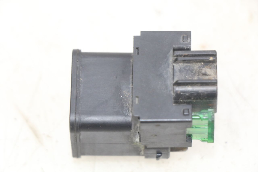 photo de STARTERRELAY SUZUKI SV N 650 (1999 - 2002) - Detailansicht des Bauteils