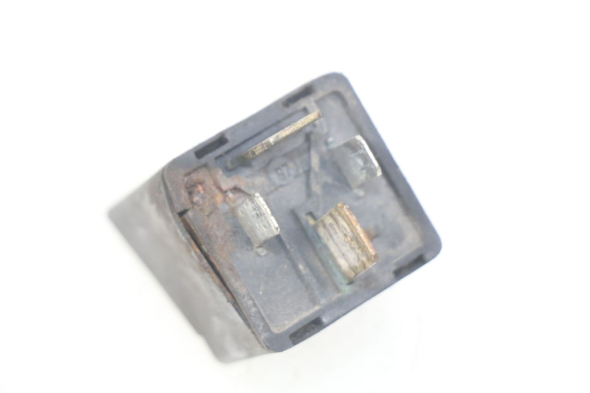 photo de STARTERRELAY PIAGGIO TYPHOON 50 (1993 - 1999) - Zoom auf Gebrauchszustand