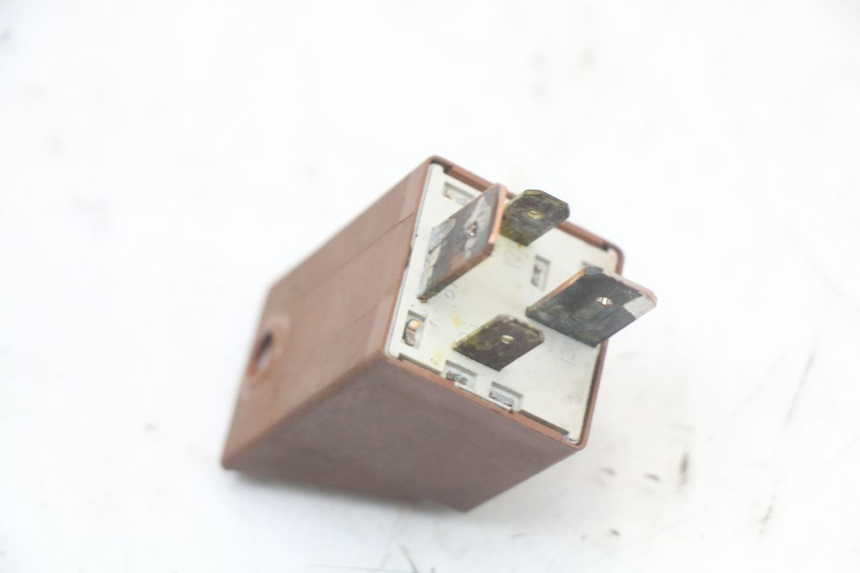 photo de ANLASSERRELAIS PIAGGIO TYPHOON 50 (2000 - 2009) - Alternative Perspektive