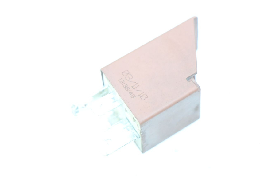 photo de STARTERRELAY PIAGGIO VESPA LX 2T 50 (2005 - 2013) - Detailansicht des Bauteils