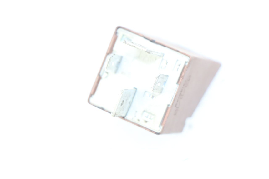 photo de STARTERRELAY PIAGGIO VESPA LX 2T 50 (2005 - 2013) - Zoom auf Gebrauchszustand