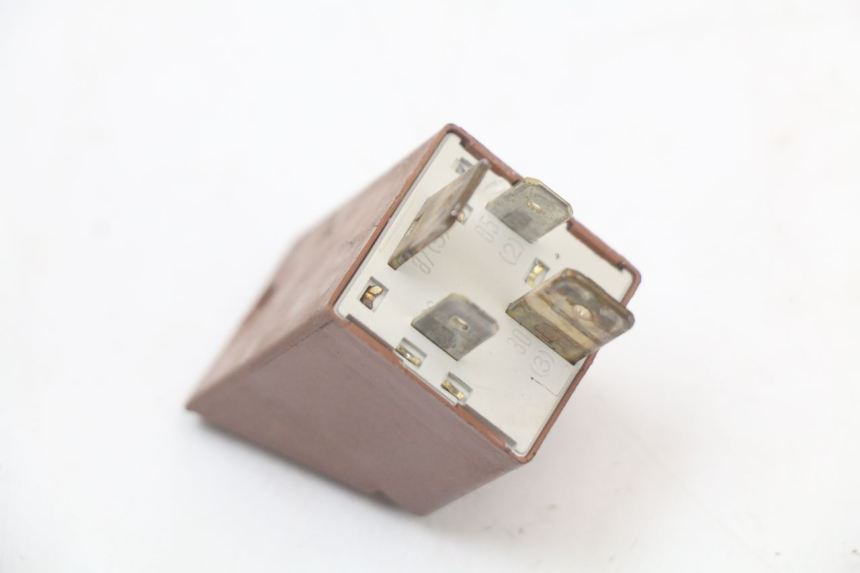 photo de ANLASSERRELAIS PIAGGIO VESPA LX 125 (2005 - 2010) - Alternative Perspektive