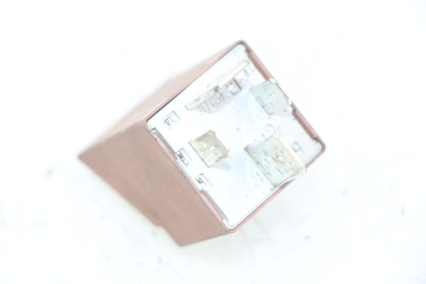 photo de STARTERRELAY PIAGGIO VESPA LXV 125 (2006 - 2009) - Zoom auf Gebrauchszustand