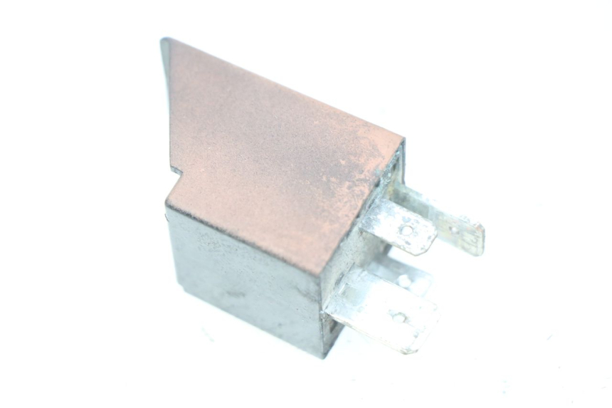 photo de STARTERRELAY PIAGGIO VESPA PRIMAVERA 2T 50 (2013 - 2018) - Alternative Perspektive