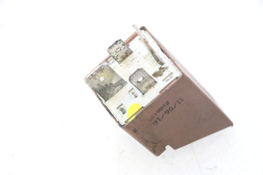 photo de STARTERRELAY PIAGGIO VESPA PRIMAVERA 2T 50 (2013 - 2018) - Detailansicht des Bauteils