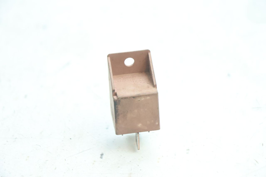 photo de STARTERRELAY PIAGGIO X9 EVOLUTION 125 (2003 - 2007) - Technische Nahaufnahme