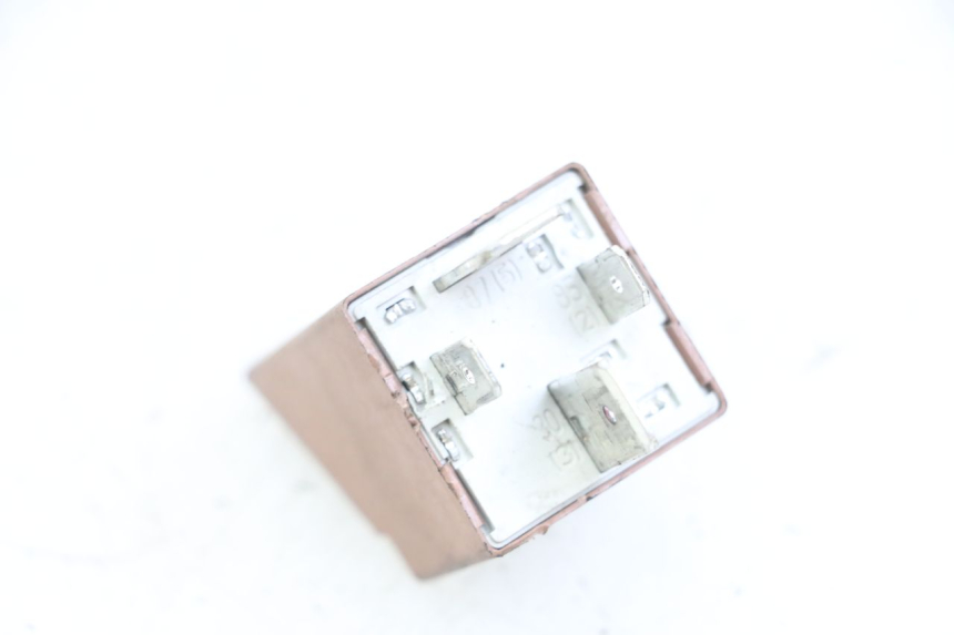 photo de STARTERRELAY PIAGGIO XEVO - X EVO 125 (2007 - 2017) - Zoom auf Gebrauchszustand