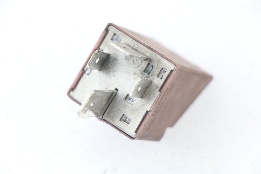 photo de ANLASSERRELAIS PIAGGIO XEVO X-EVO 250 (2007 - 2012) - Zoom auf Gebrauchszustand