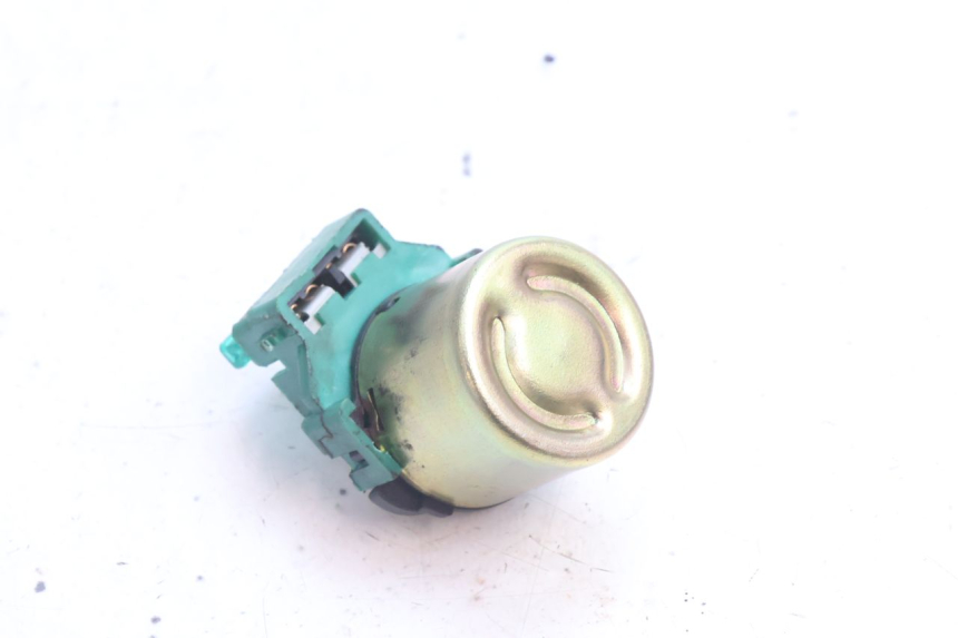 photo de STARTERRELAY KAWASAKI ZZR 600 (1995 - 2004) - Technische Nahaufnahme