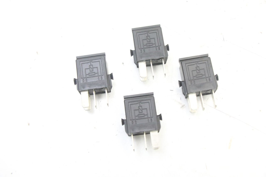 photo de ELEKTRISCHE RELAIS BMW C1 125 (2000 - 2003) - Alternative Perspektive