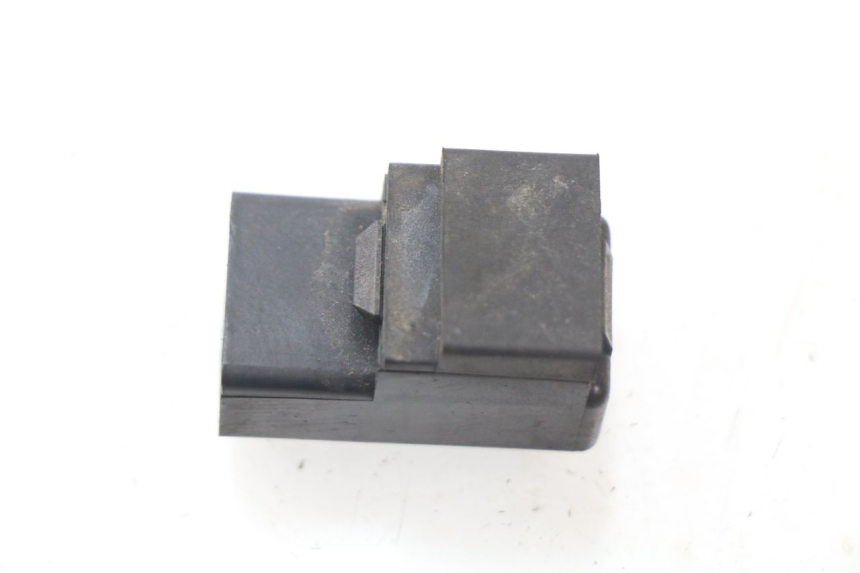 photo de ELEKTRISCHES RELAIS SUZUKI BURGMAN 125 (2007 - 2014) - Zoom auf Gebrauchszustand