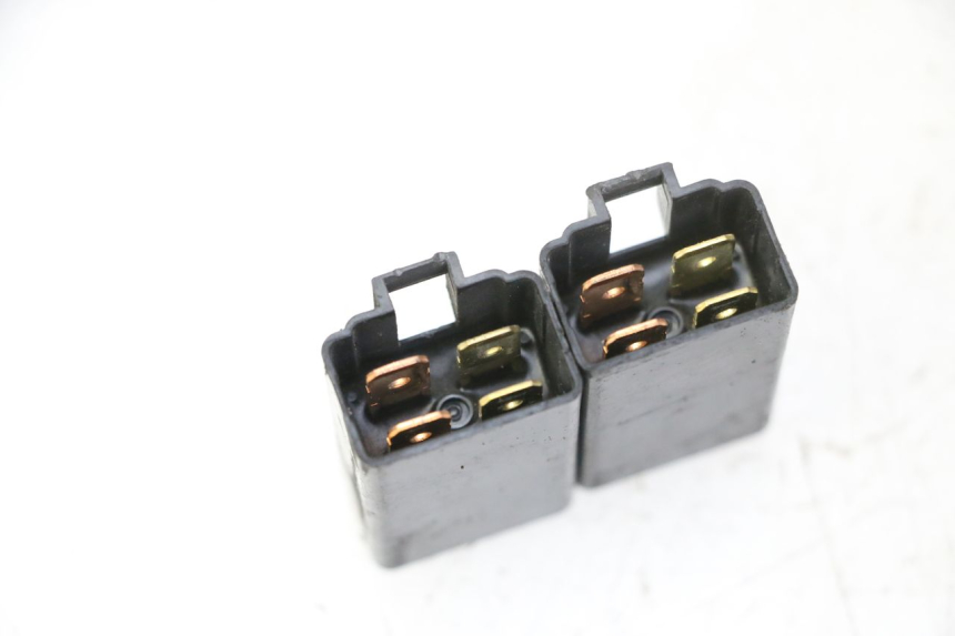 photo de ELEKTRISCHES RELAIS SUZUKI BURGMAN 125 (2007 - 2014) - Zoom auf Gebrauchszustand