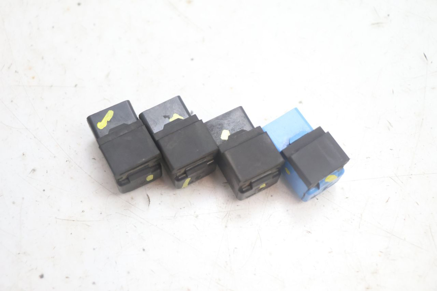 photo de RELAIS SUZUKI BURGMAN EXECUTIVE ABS 650 (2006 - 2012) - Alternative Perspektive