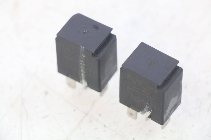 photo de ELEKTRISCHES RELAIS PEUGEOT CITYSTAR AIR 125 (2014 - 2017) - Alternative Perspektive