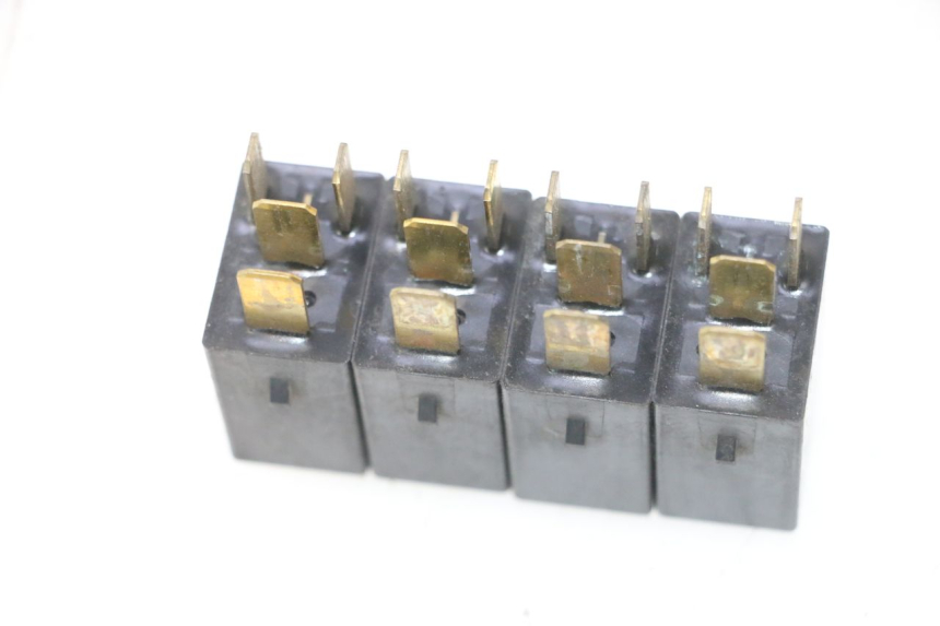 photo de ELEKTRISCHE RELAIS HONDA FES PANTHEON 125 (2003 - 2007) - Detailansicht des Bauteils