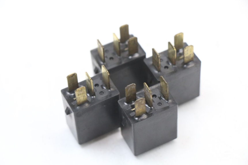 photo de ELEKTRISCHES RELAIS HONDA FES S-WING SWING ABS 125 (2007 - 2015) - Zoom auf Gebrauchszustand