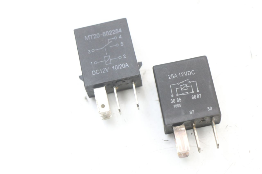 photo de ELEKTRISCHE RELAIS YAMAHA FJR ABS 1300 (2006 - 2012) - Technische Nahaufnahme