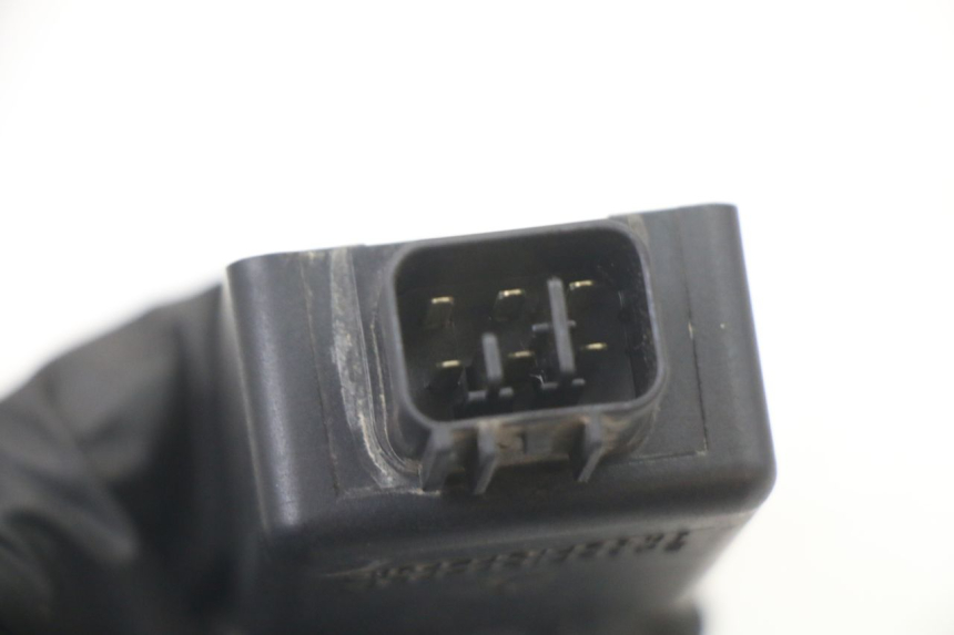 photo de ELEKTRISCHE RELAIS KAWASAKI ZR7 ZR-7 S 750 (1999 - 2004) - Zoom auf Gebrauchszustand