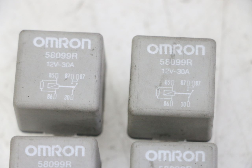 photo de ELECTRISCHE RELAIS PIAGGIO MP3 LT 300 (2010 - 2016) - Alternative Perspektive