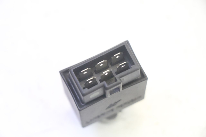 photo de ELEKTRISCHE RELAIS PIAGGIO MP3 125 (2006 - 2014) - Alternative Perspektive