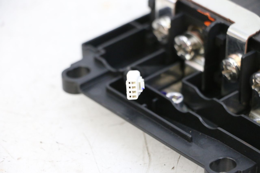 photo de RELAIS YAMAHA NEO'S CORE 1 (2022 - 2026) - Details der Befestigungspunkte