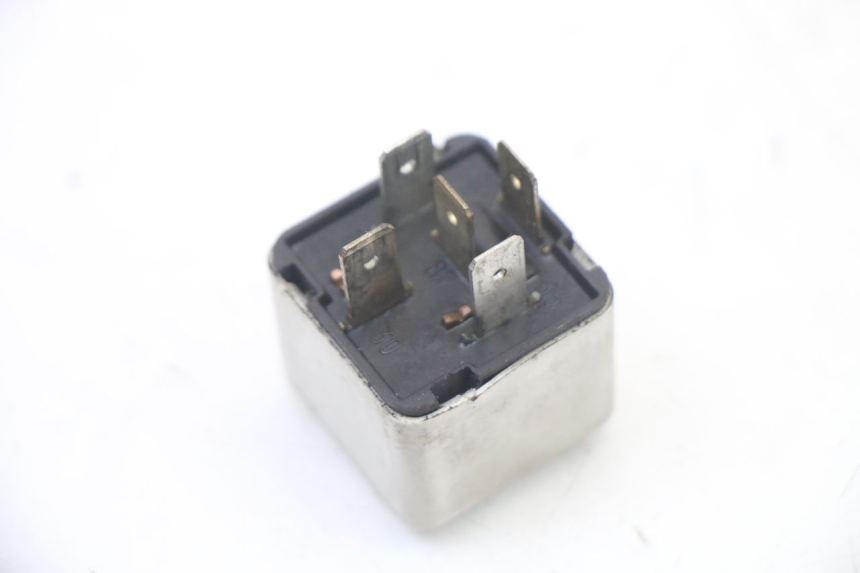 photo de ELEKTRISCHES RELAIS PIAGGIO VESPA GRANTURISMO 125 (2003 - 2007) - Zoom auf Gebrauchszustand