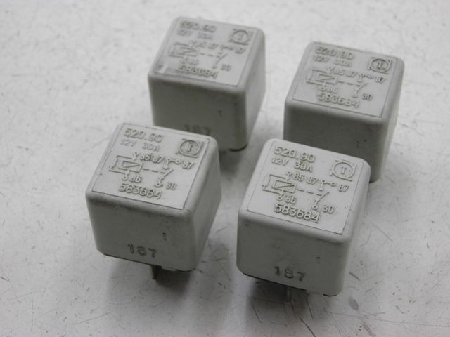 photo de RELAIS PIAGGIO XEVO 400 (2007) - Hauptansicht