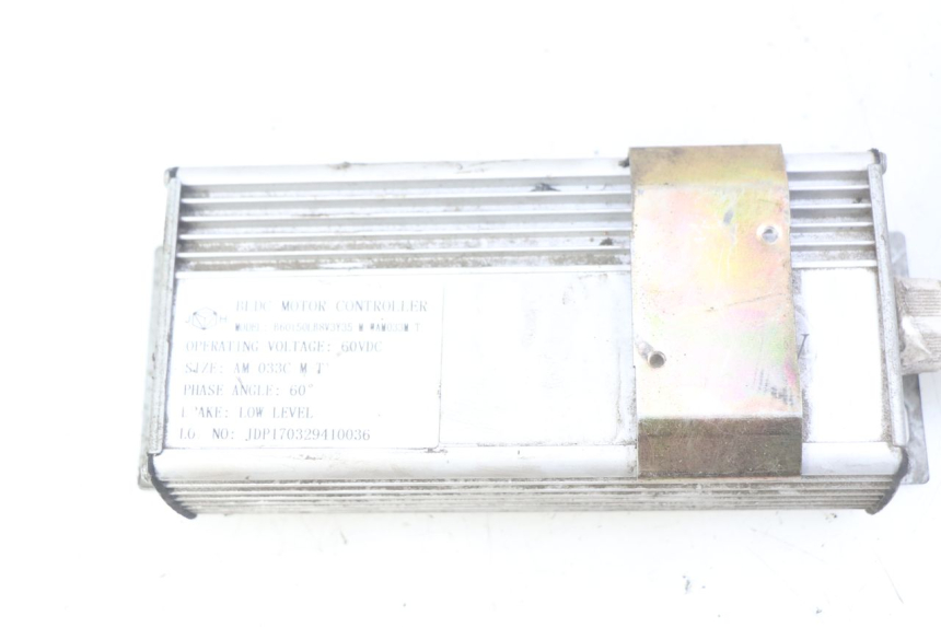 photo de ELEKTRISCHE RELAIS RED ELECTRIC RED E PRO 1 (2017 - 2019) - Details der Befestigungspunkte