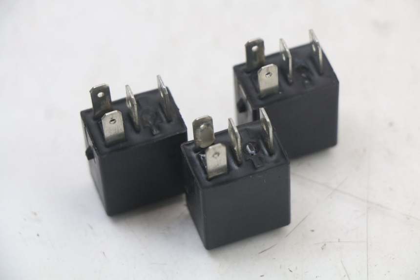 photo de RELAIS ROYAL ENFIELD CONTINENTAL GT 650 (2019 - 2024) - Zoom auf Gebrauchszustand