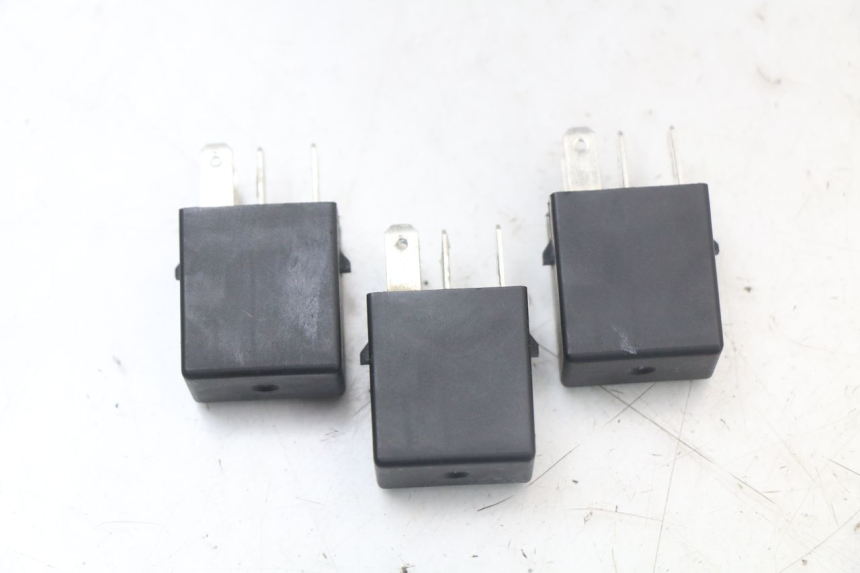 photo de RELAIS ROYAL ENFIELD CONTINENTAL GT 650 (2019 - 2024) - Alternative Perspektive