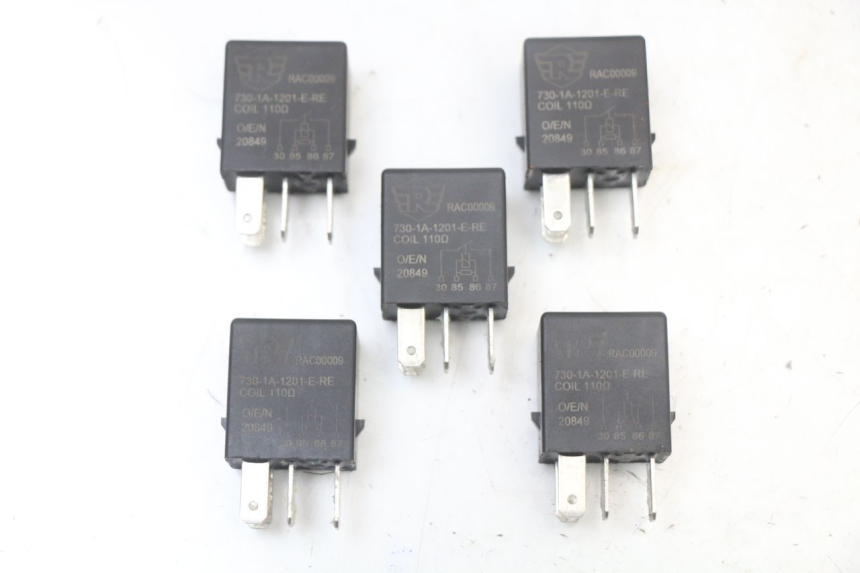 photo de RELAIS ROYAL ENFIELD SCRAM 411 (2022 - 2024) - Hauptansicht