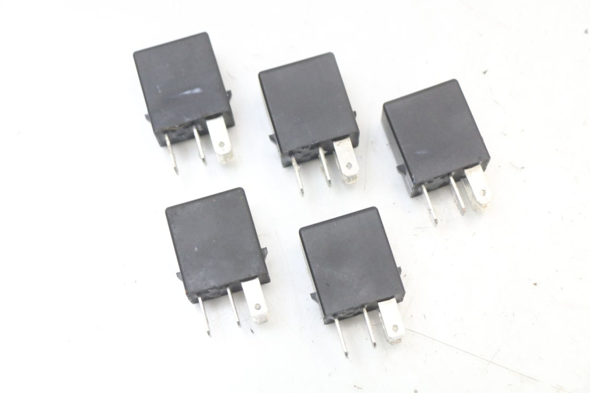 photo de RELAIS ROYAL ENFIELD SCRAM 411 (2022 - 2024) - Zoom auf Gebrauchszustand