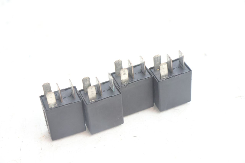 photo de ELEKTRISCHES RELAIS PEUGEOT SATELIS 125 (2006 - 2009) - Detailansicht des Bauteils