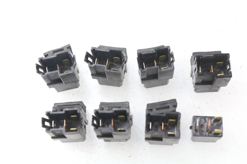 photo de ELEKTRISCHE RELAIS YAMAHA TDM ABS 900 (2002 - 2014) - Zoom auf Gebrauchszustand