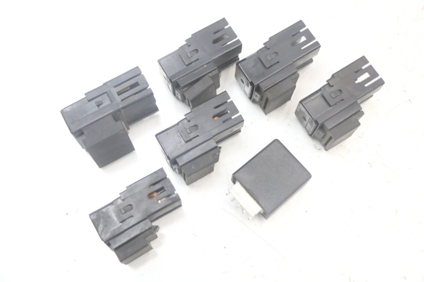 photo de ELEKTRISCHE RELAIS YAMAHA TDM ABS 900 (2002 - 2014) - Zoom auf Gebrauchszustand