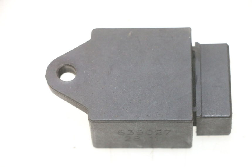 photo de ELEKTRISCHES RELAIS PIAGGIO VESPA LX 2T 50 (2005 - 2013) - Zoom auf Gebrauchszustand