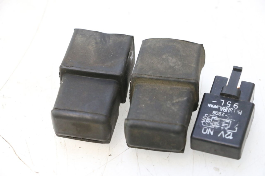 photo de ELEKTRISCHE RELAIS HONDA VFR FI RC46 800 (1998 - 2001) - Zoom auf Gebrauchszustand