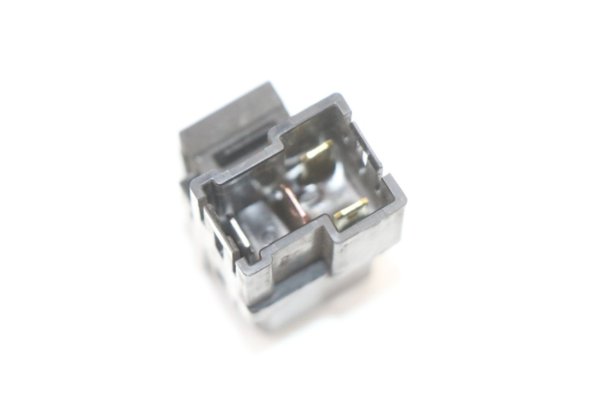 photo de ELEKTRISCHE RELAIS YAMAHA XMAX X-MAX ABS 125 (2017 - 2020) - Detailansicht des Bauteils