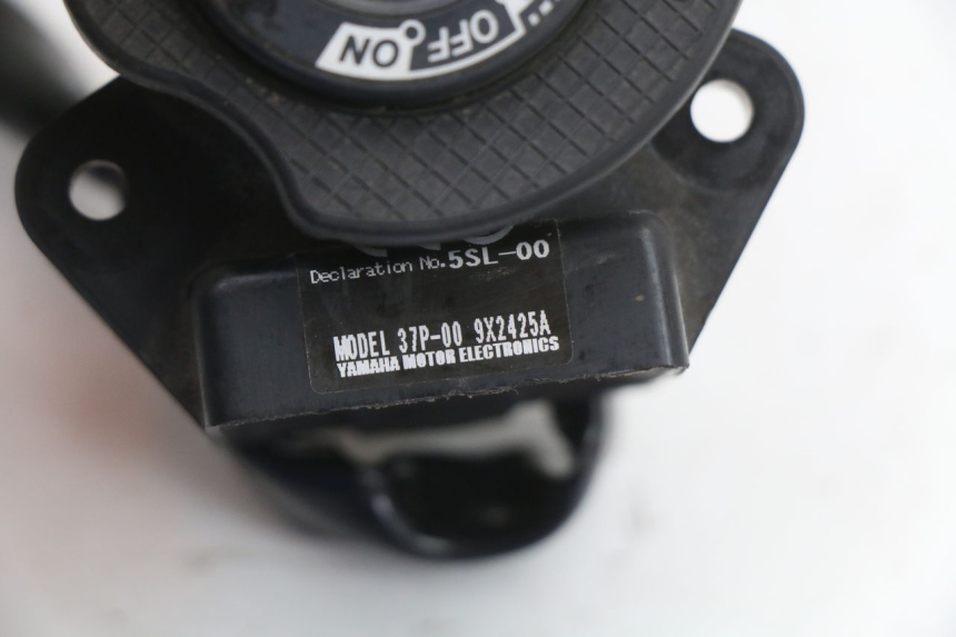 photo de ELEKTRISCHES RELAIS YAMAHA X-MAX XMAX 125 (2010 - 2013) - Technische Nahaufnahme