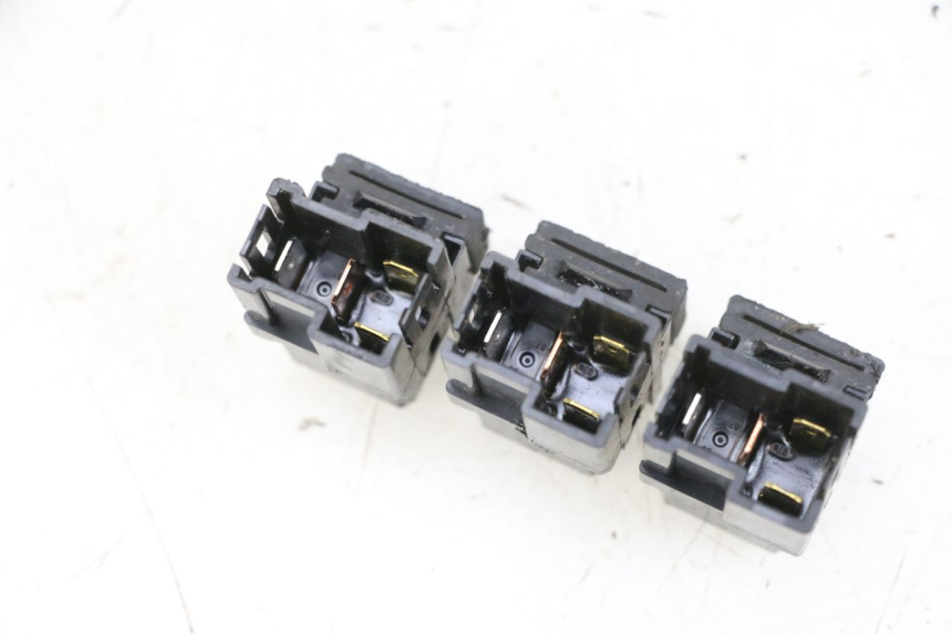 photo de ELEKTRISCHE RELAIS YAMAHA XMAX X-MAX 125 (2006 - 2009) - Technische Nahaufnahme