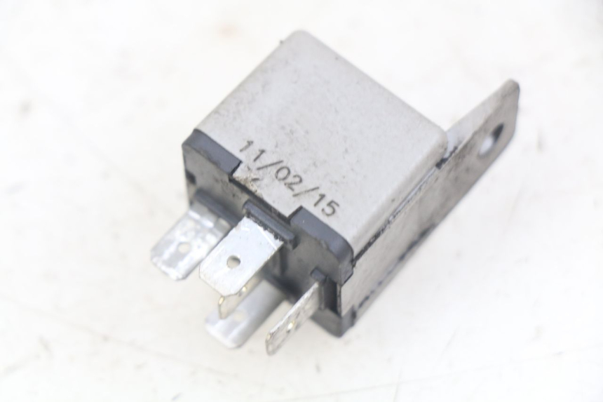 photo de ELEKTRISCHE RELAIS PIAGGIO XEVO - X EVO 125 (2007 - 2017) - Alternative Perspektive