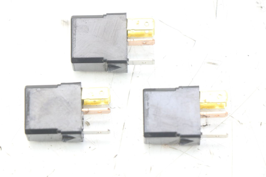 photo de ELEKTRISCHES RELAIS YAMAHA XP T-MAX TMAX 500 (2004 - 2007) - Detailansicht des Bauteils