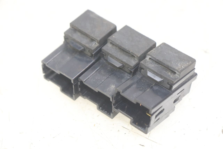 photo de ELEKTRISCHE RELAIS YAMAHA YP MAJESTY 400 (2004 - 2008) - Zoom auf Gebrauchszustand