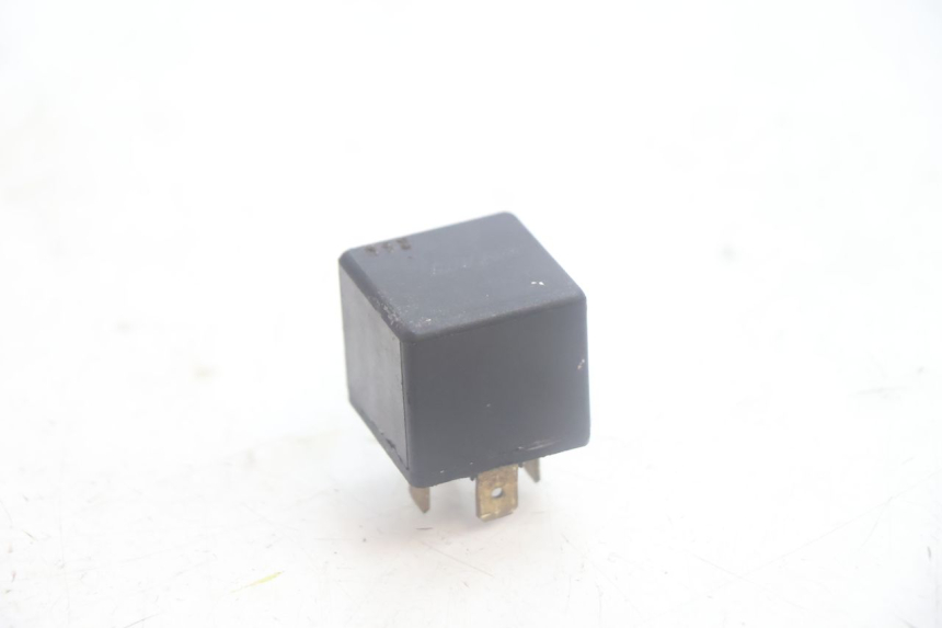 photo de ELEKTRISCHES RELAIS YAMAHA YP MAJESTY 125 (2002 - 2006) - Detailansicht des Bauteils
