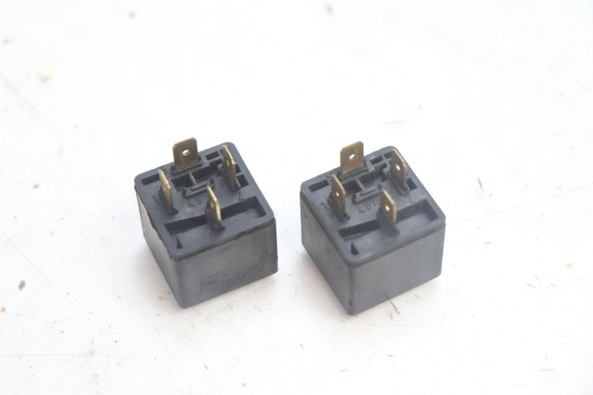 photo de ELEKTRISCHES RELAIS YAMAHA YP MAJESTY 125 (2002 - 2006) - Zoom auf Gebrauchszustand