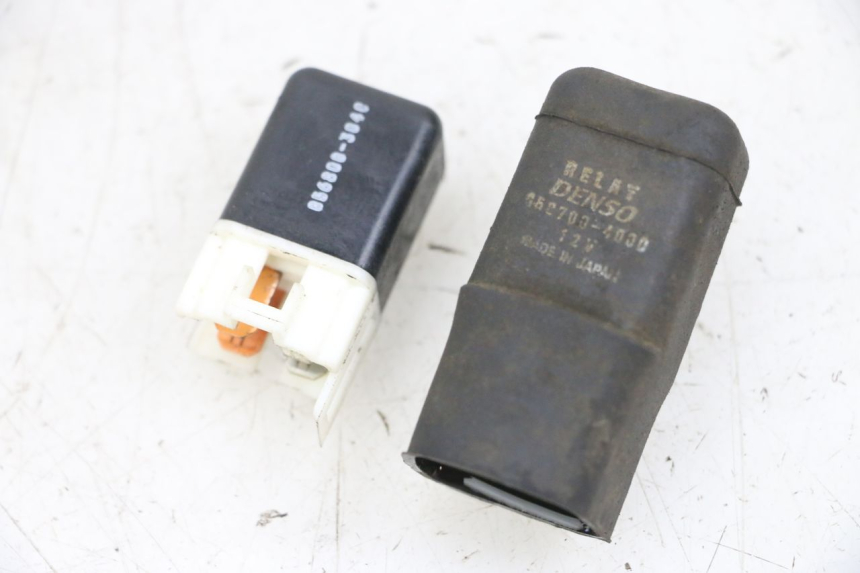 photo de RELAIS KAWASAKI ZR 7 750 (1999 - 2004) - Hauptansicht