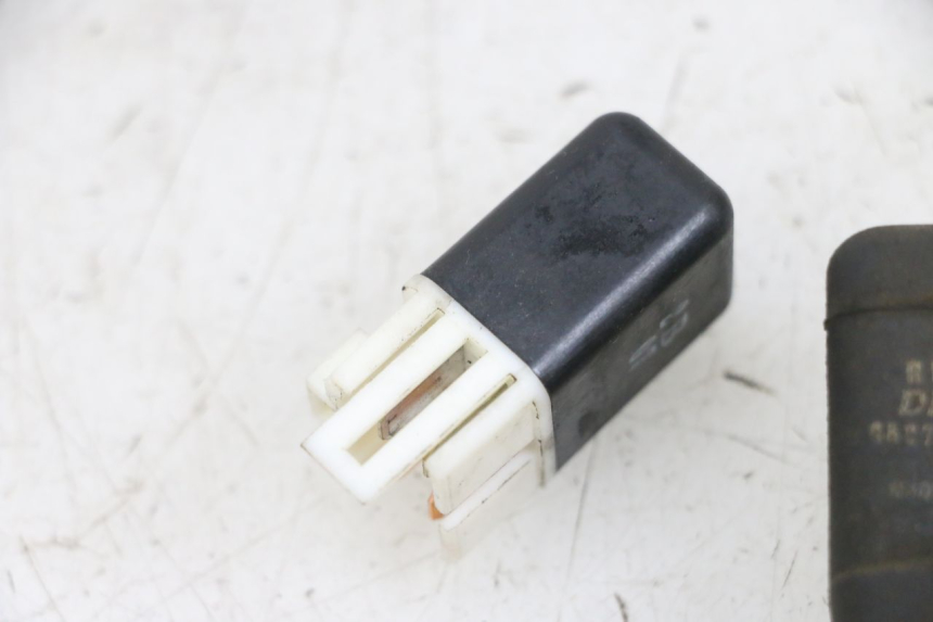 photo de RELAIS KAWASAKI ZR 7 750 (1999 - 2004) - Alternative Perspektive