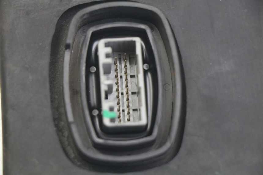 photo de SCHEINWERFERRELAY HONDA FORZA 125 (2015 - 2016) - Alternative Perspektive