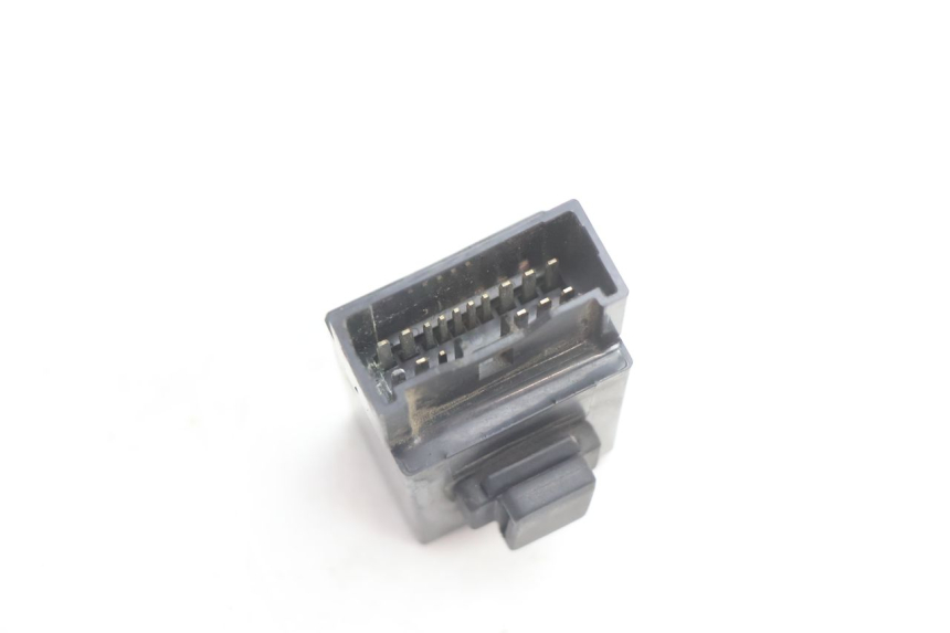 photo de KRAFTSTOFFPUMPENRELAIS YAMAHA FJR 1300 (2001 - 2005) - Alternative Perspektive