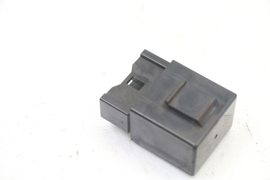 photo de KRAFTSTOFFPUMPENRELAIS YAMAHA FZ6 FAZER S2 600 (2007 - 2011) - Alternative Perspektive